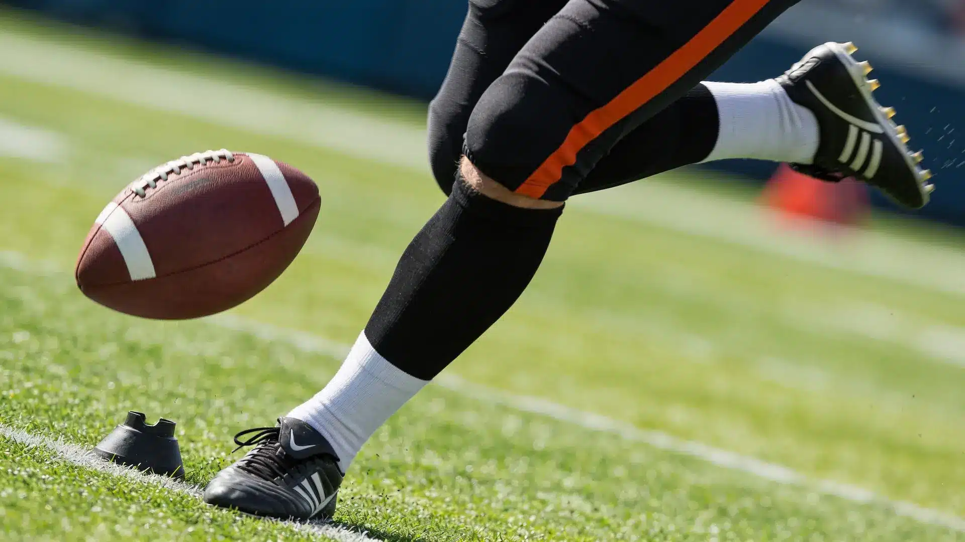 locked-kicking-foot-contact